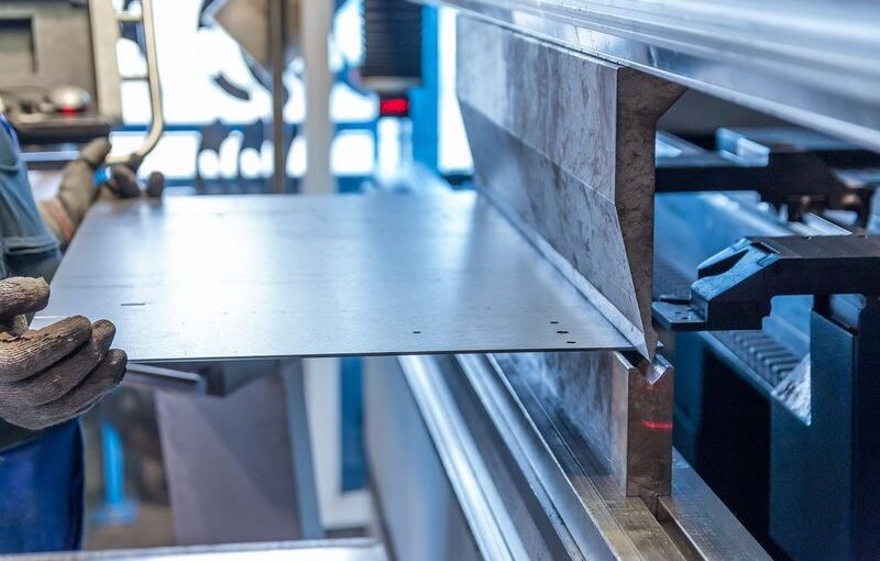 Materiały i narzędzia używane w kursie CNC